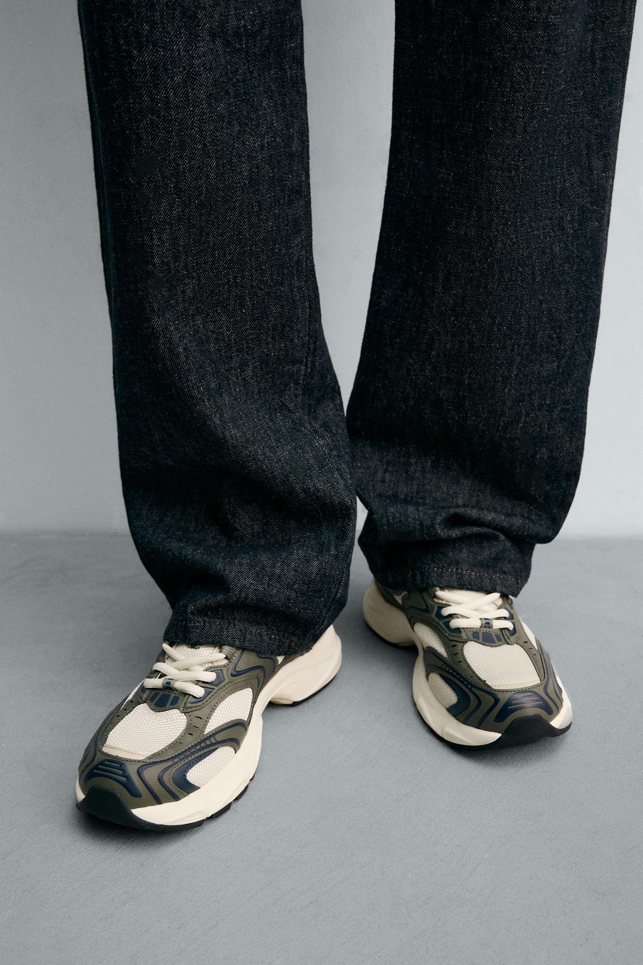 CHUNKY SOLE SNEAKERS